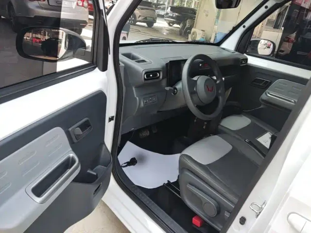 Wuling Zhiguang NEV — Фото автомобиля 15