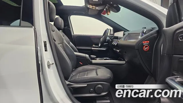 Mercedes-Benz EQA — Фото автомобиля 25