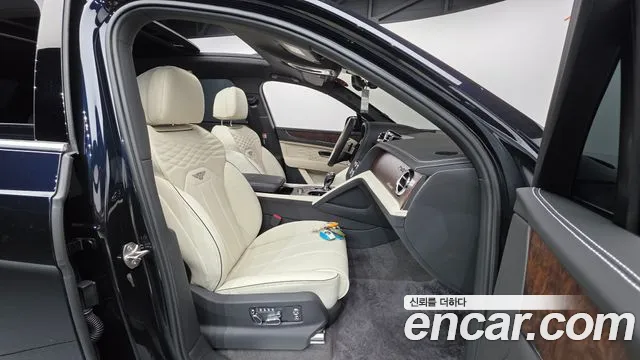 Bentley Bentayga Bentayga 4.0 V8 EWB Azure — Фото автомобиля 10
