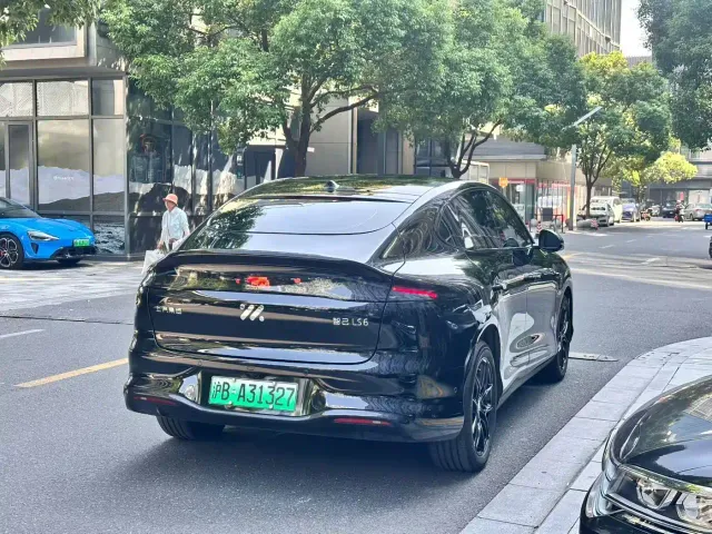 IM Motors LS6 — Фото автомобиля 7