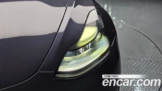 Tesla Model 3 — Фото автомобиля 6