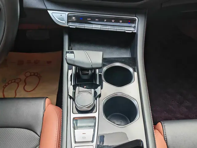Changan Eado — Фото автомобиля 11