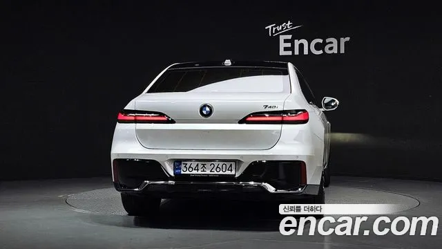 BMW 7-Series 7 серия (G70) 740i sDrive M Sport — Фото автомобиля 4