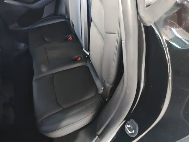 Tesla Model Y — Фото автомобиля 16