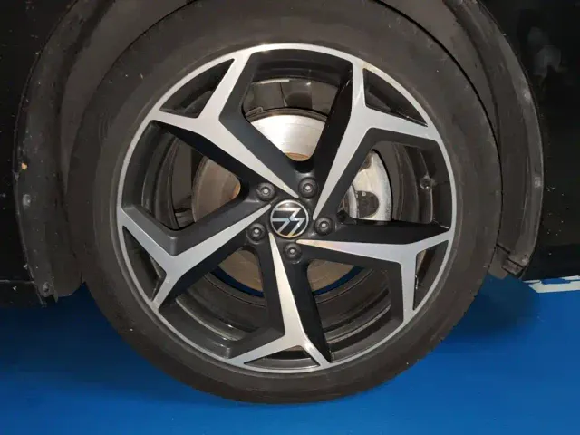 Volkswagen Passat — Фото автомобиля 24