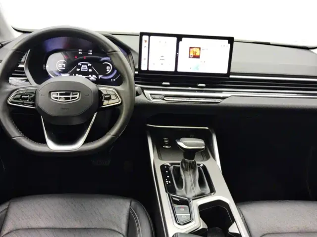 Geely Emgrand — Фото автомобиля 12