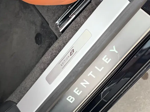 Bentley Flying Spur — Фото автомобиля 14
