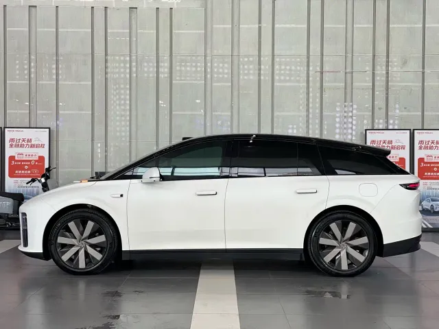 Li Auto i6 — Фото автомобиля 6