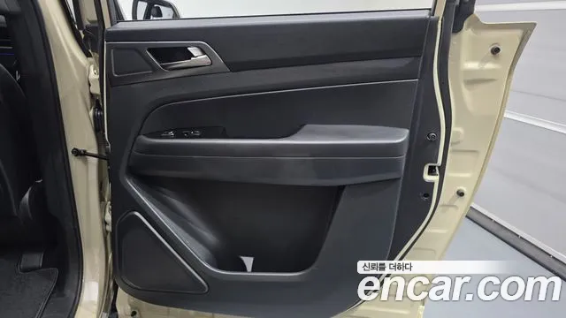 KG_Mobility_Ssangyong Rexton Новый Rexton Sport Khan Дизель 2.2 4WD — Фото автомобиля 30