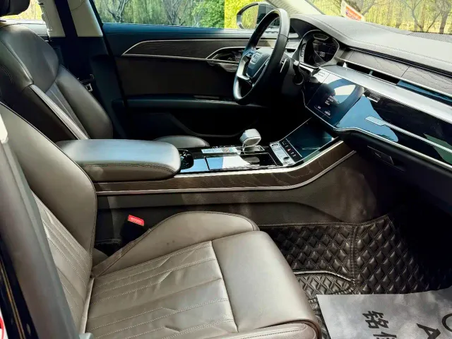 Audi A8 — Фото автомобиля 5