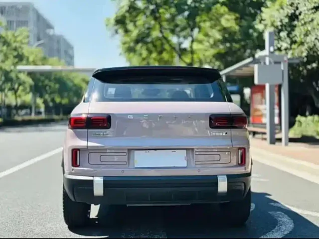 Geely ICON — Фото автомобиля 11
