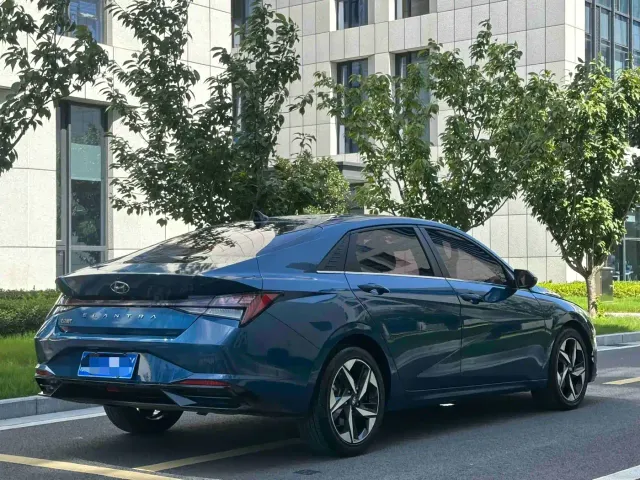 Hyundai Elantra — Фото автомобиля 6