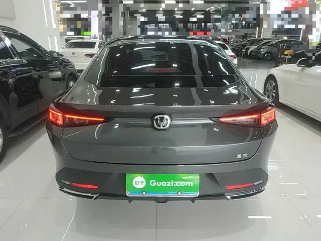 Changan Eado — Фото автомобиля 5