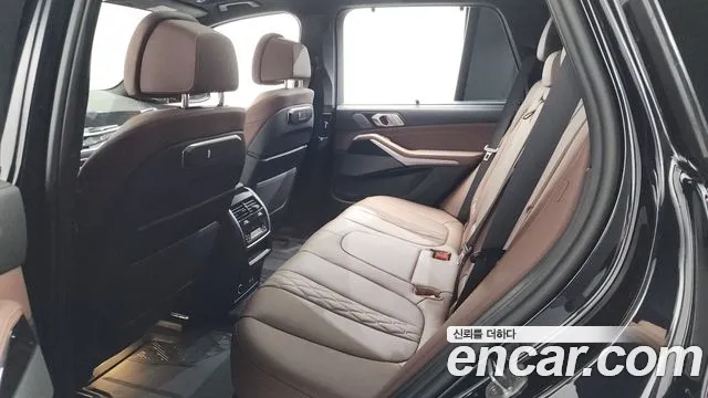 BMW X5 xDrive 40i M Sport — Фото автомобиля 23