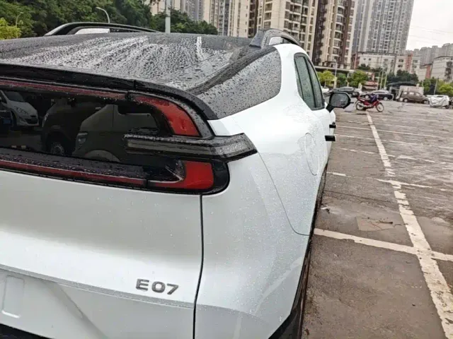 Changan Qiyuan E07 — Фото автомобиля 7