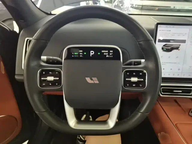 Li Auto L7 — Фото автомобиля 10
