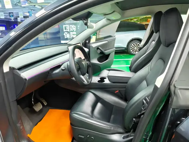 Tesla Model Y — Фото автомобиля 6
