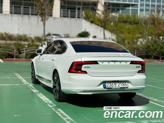 Volvo S90 — Фото автомобиля 2