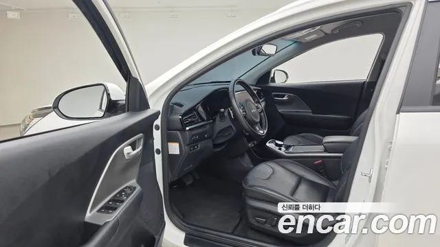 Kia Niro Niro Plus Air — Фото автомобиля 10