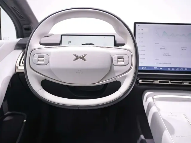Xpeng P7+ — Фото автомобиля 11