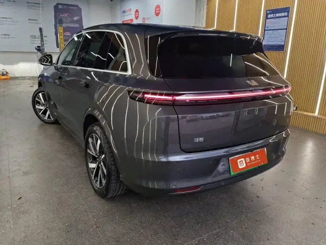 Li Auto L7 — Фото автомобиля 11