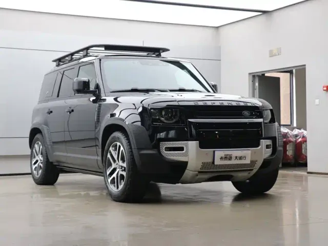 Land Rover Defender — Фото автомобиля 15