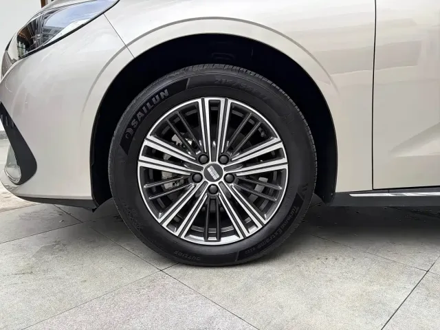 Geely Galaxy Stellar 6 — Фото автомобиля 4