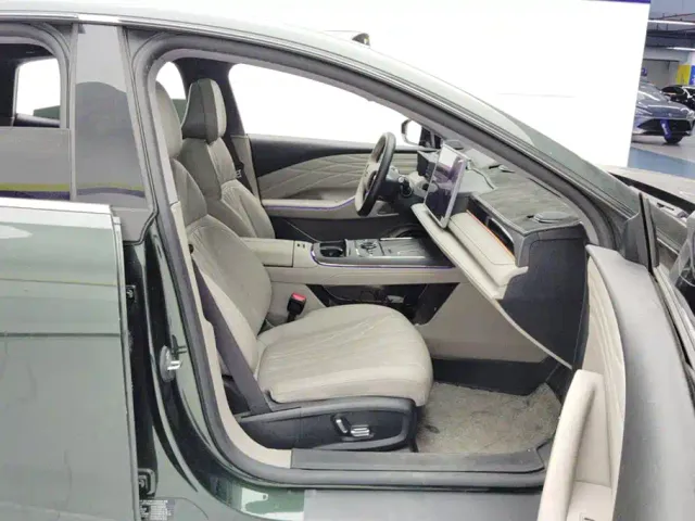 Geely Galaxy Xingyao 8 — Фото автомобиля 8