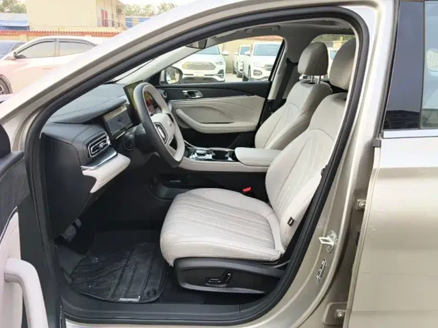 Geely Galaxy Stellar 6 — Фото автомобиля 14