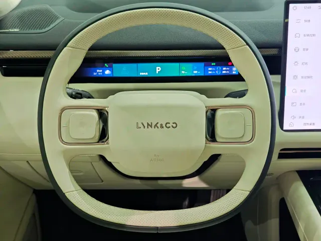 Lynk & Co 900 — Фото автомобиля 13
