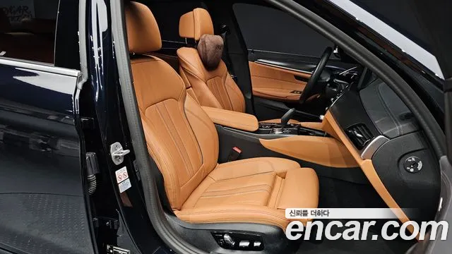 BMW 5-Series — Фото автомобиля 10