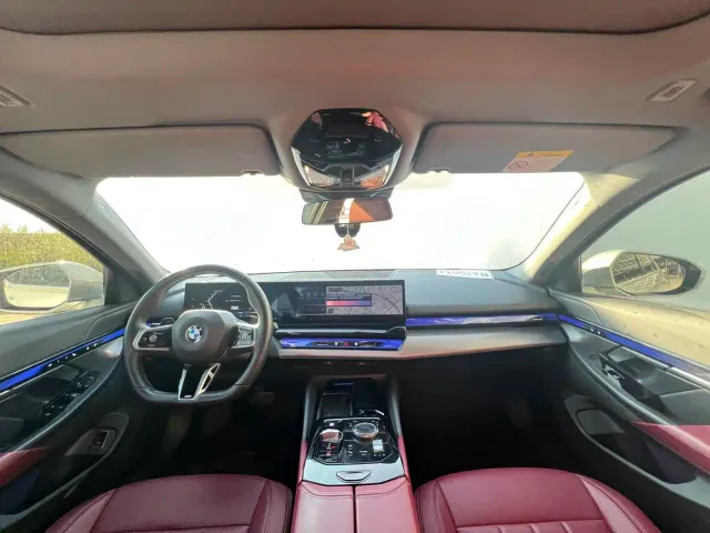 BMW 5 Series — Фото автомобиля 5