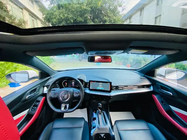 MG MG5 2022 180DVVT CVT Youth Luxury Edition — Фото автомобиля 12
