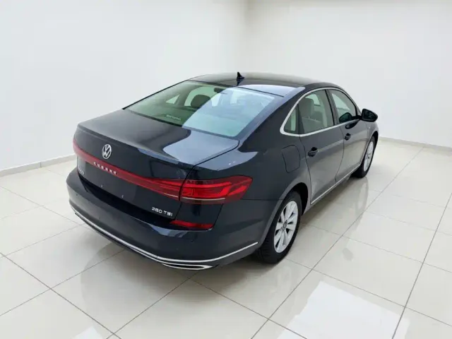 Volkswagen Passat — Фото автомобиля 6