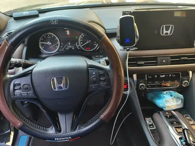 Honda UR-V — Фото автомобиля 12