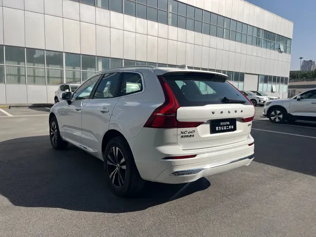 Volvo XC60 — Фото автомобиля 7