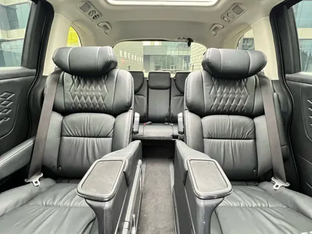 Honda Elysion — Фото автомобиля 15