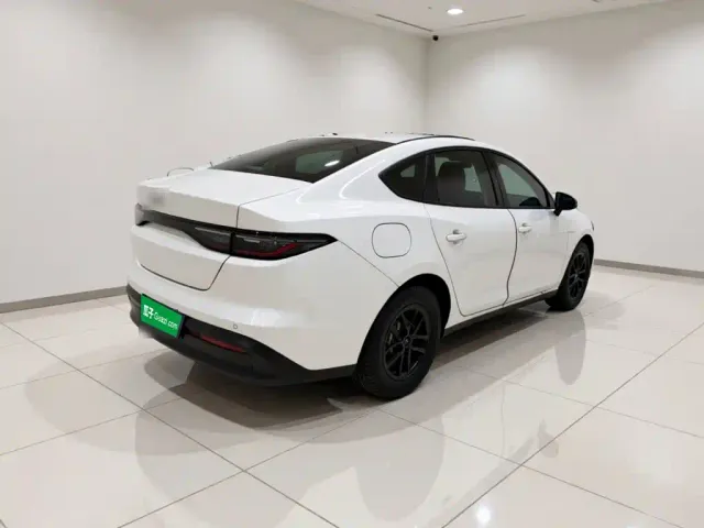 BYD Seal 05 DM-i — Фото автомобиля 4