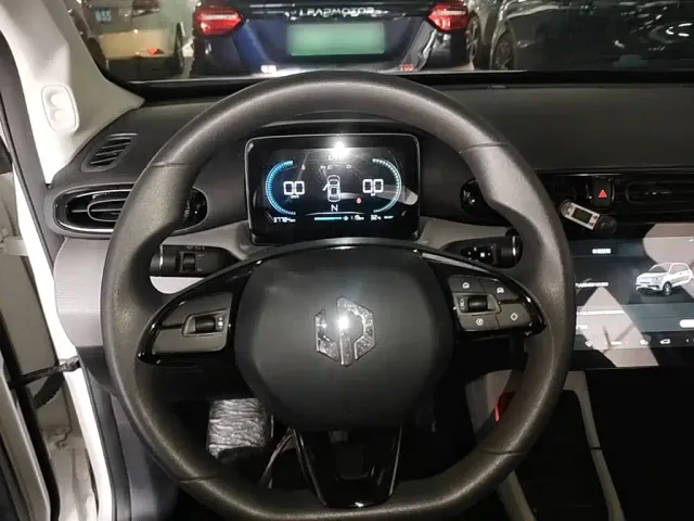 Leapmotor T03 — Фото автомобиля 10