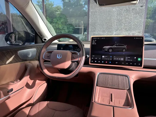 Leapmotor C11 — Фото автомобиля 12