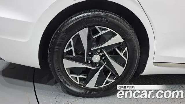 Hyundai Grandeur Exclusive — Фото автомобиля 5