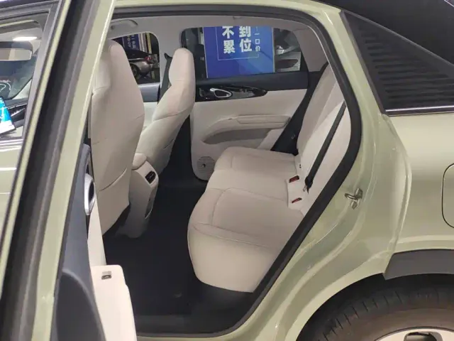 Geely Starry Wish — Фото автомобиля 11