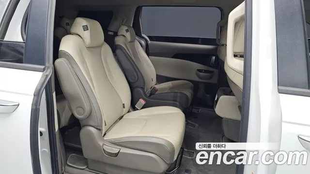 Kia Carnival Generation 4 — Фото автомобиля 17
