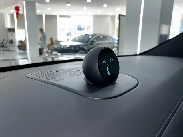 Nio ES8 — Фото автомобиля 27