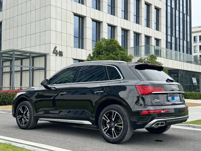 Audi Q5L — Фото автомобиля 5