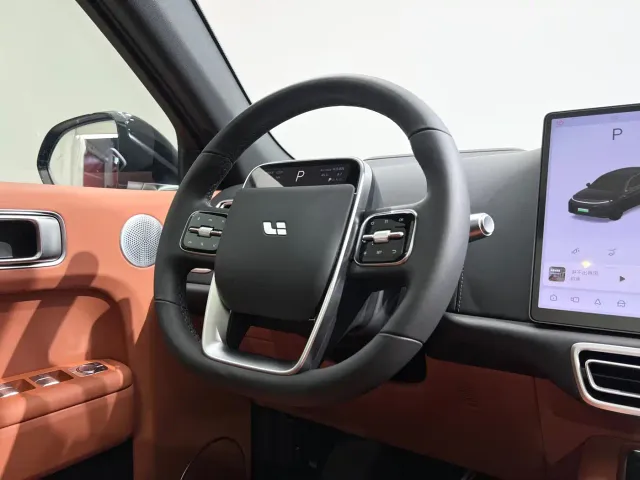 Li Auto L7 — Фото автомобиля 11