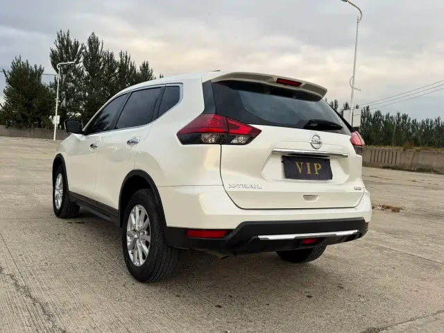 Nissan X-Trail — Фото автомобиля 5