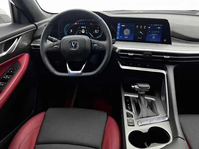 Changan CS35 Plus — Фото автомобиля 11