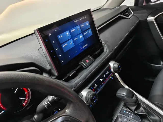Toyota RAV4 — Фото автомобиля 14