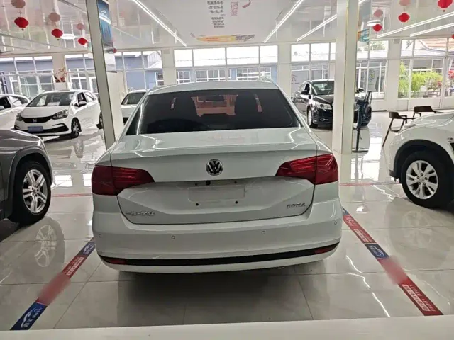 Volkswagen Bora — Фото автомобиля 5